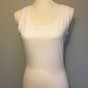 Yummie Tummie slimming white scoop neck tank top